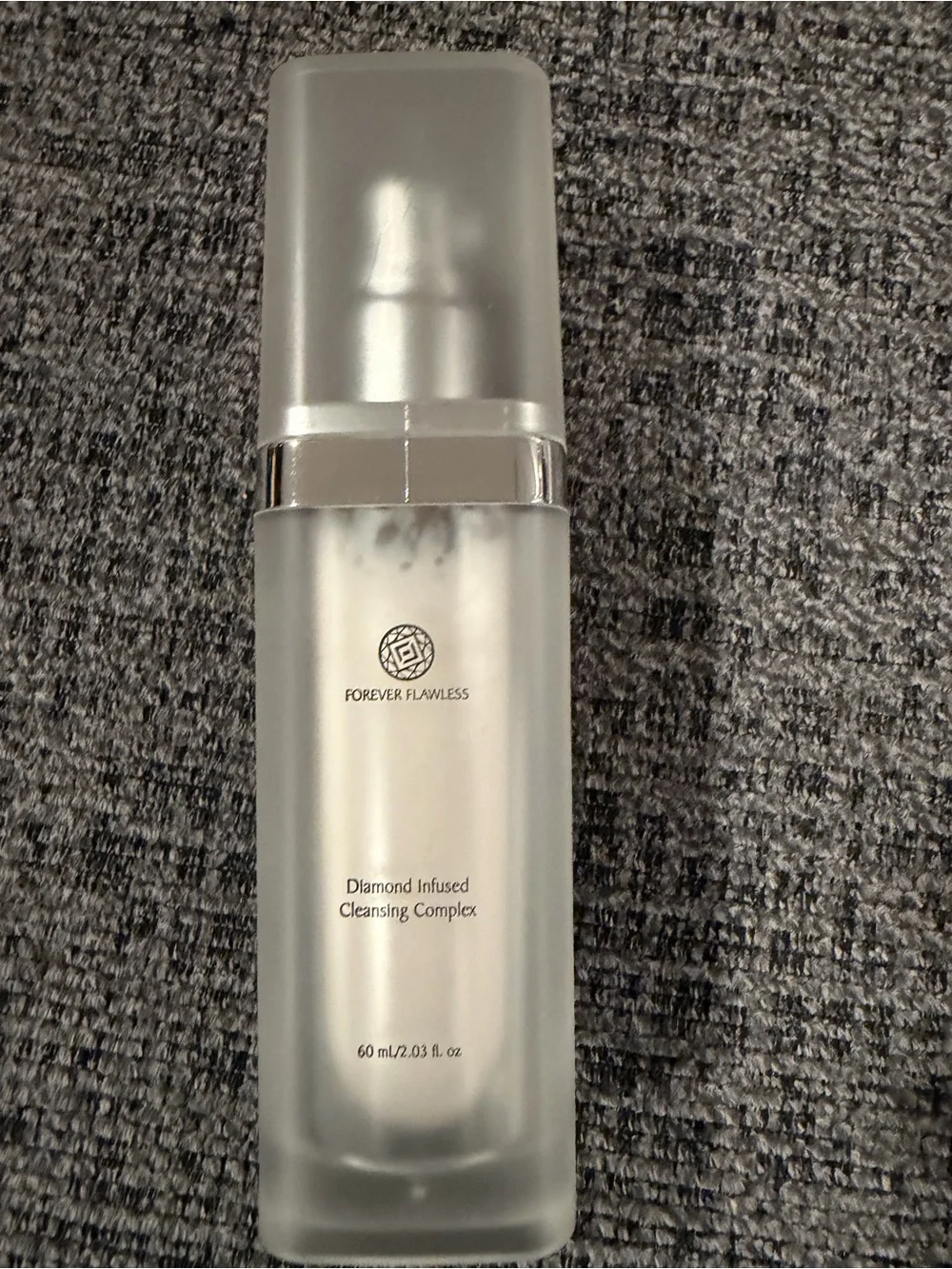 Diamond Infused Cleansing Complex - Frosted White
